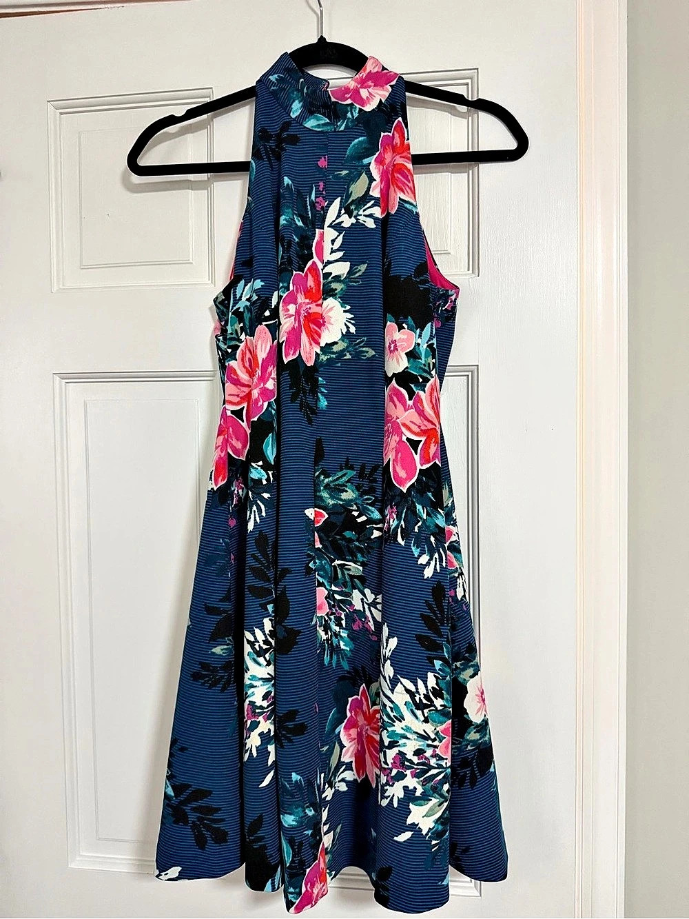 Vince Camuto Floral Dress in Blue & Pink Size 2P Like New